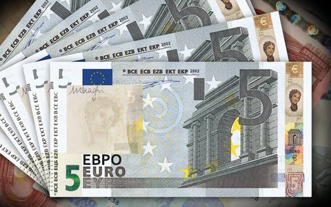 Πρεμιέρα για το νέο χαρτονόμισμα των 5 ευρώ